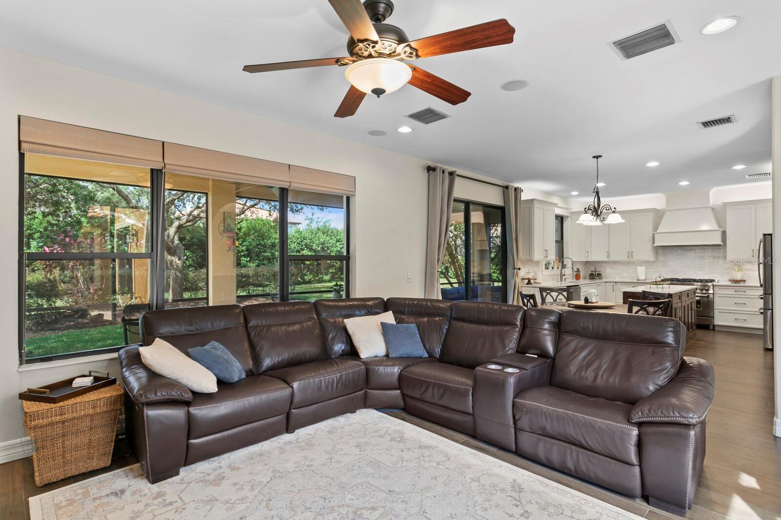 20352 CHESTNUT GROVE DR