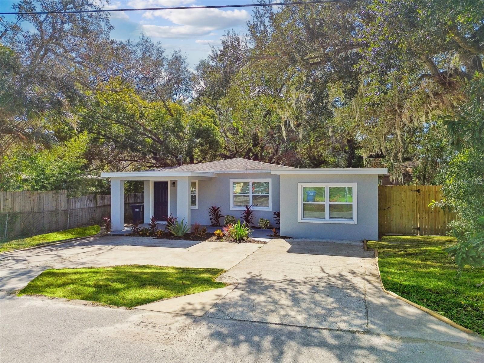 2203 E MINNEHAHA ST