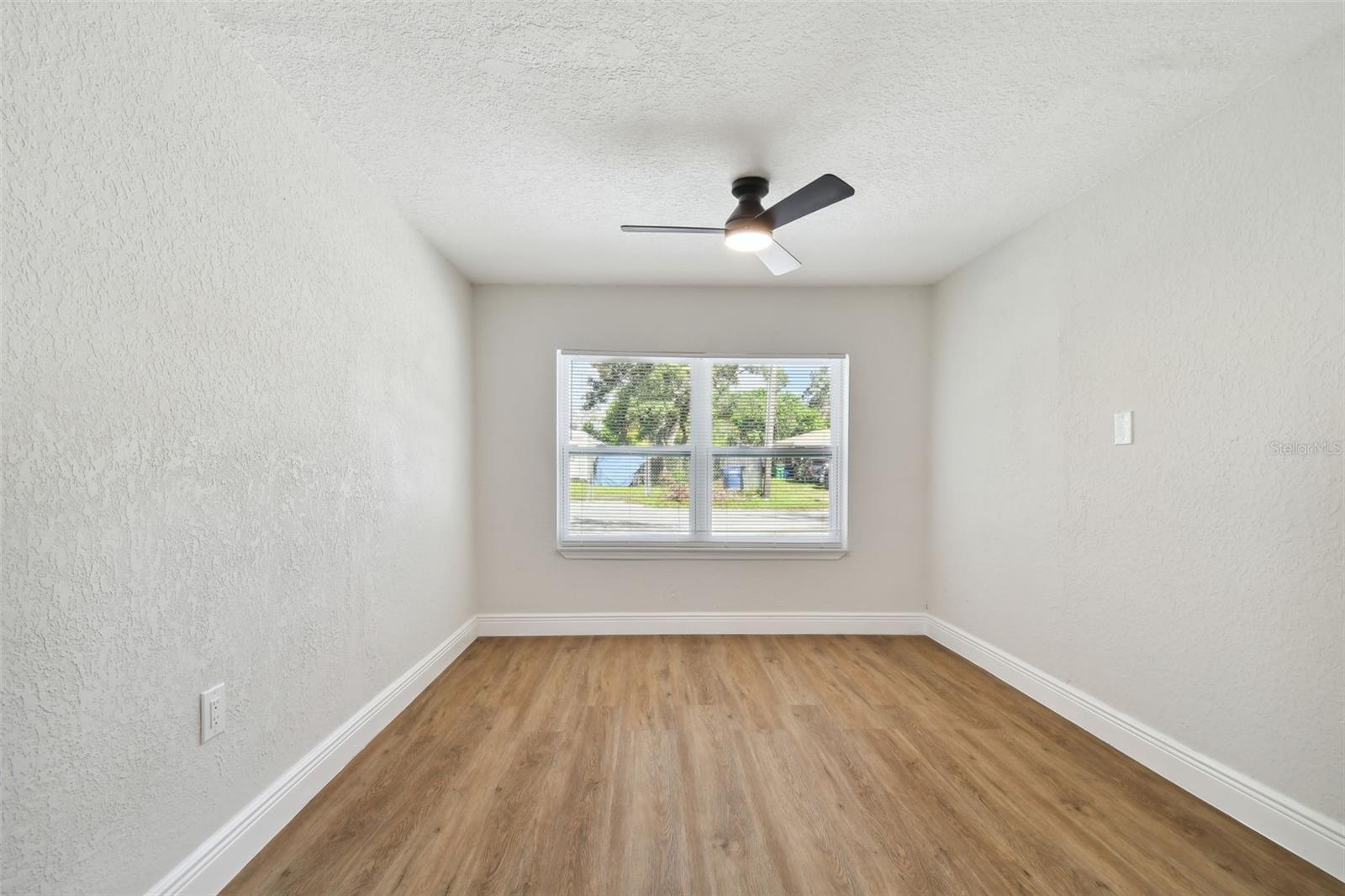 2203 E MINNEHAHA ST