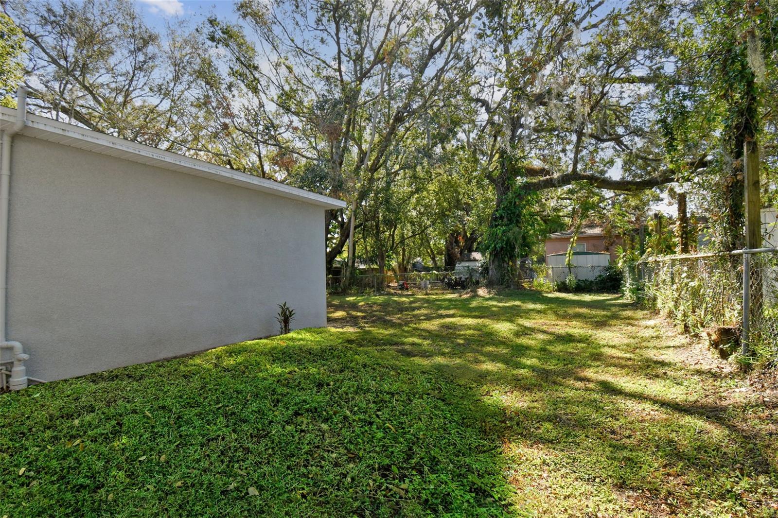 2203 E MINNEHAHA ST