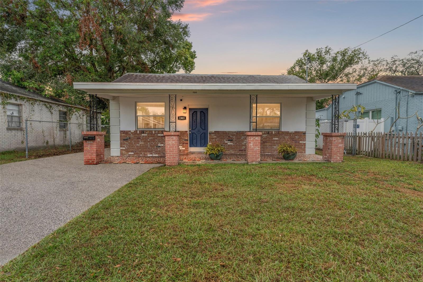 1303 E FRIERSON AVE