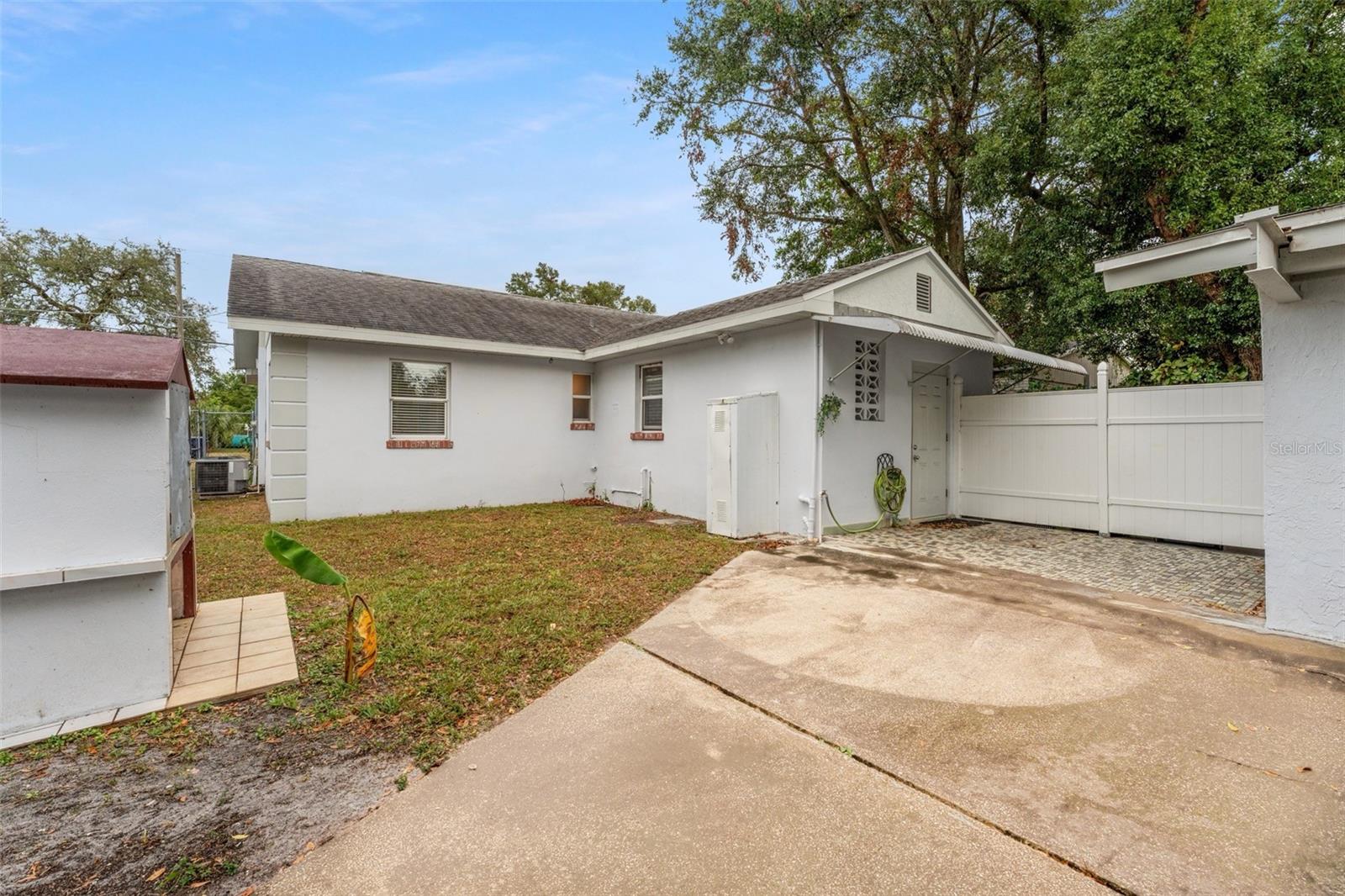 1303 E FRIERSON AVE