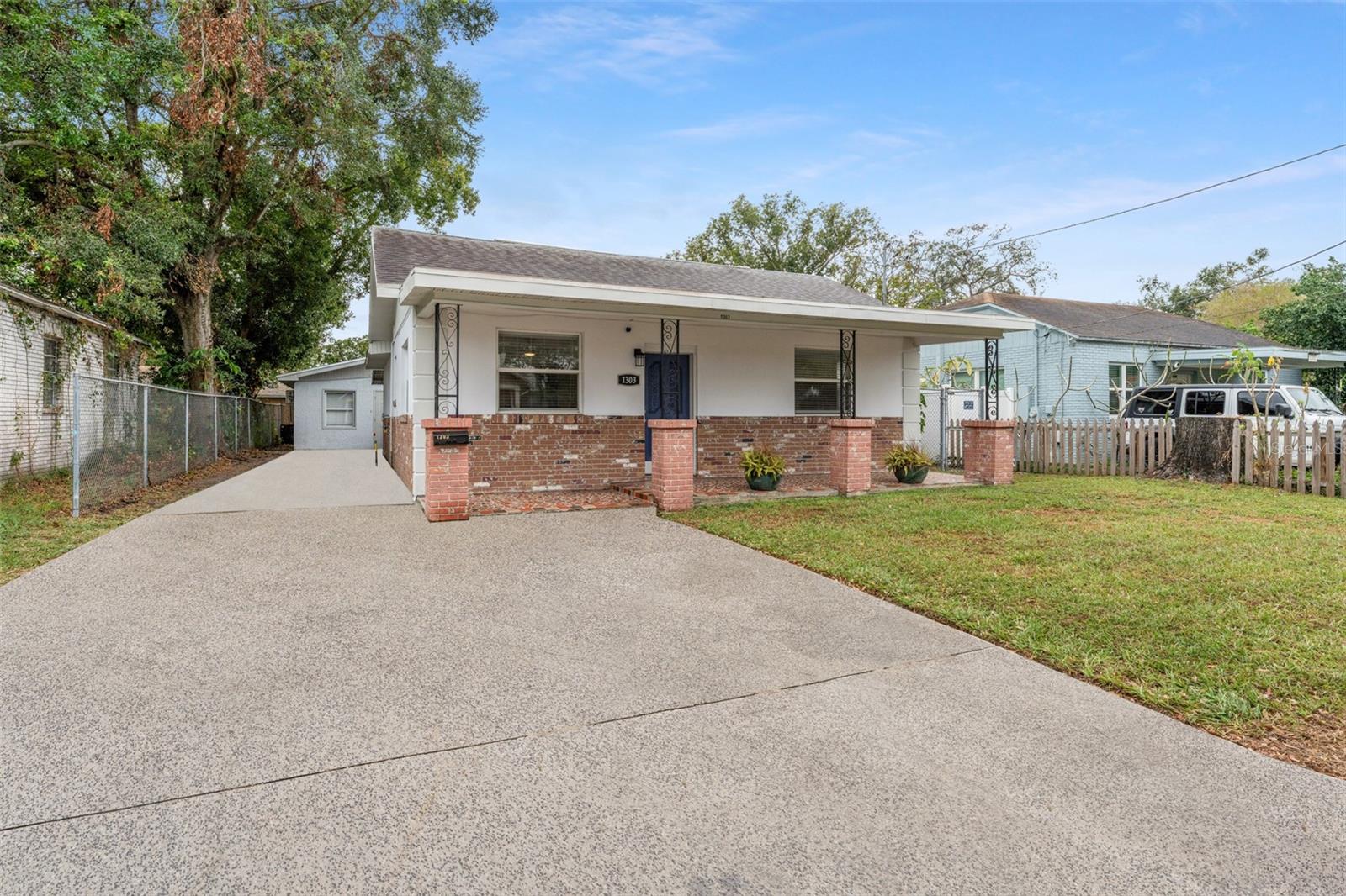 1303 E FRIERSON AVE