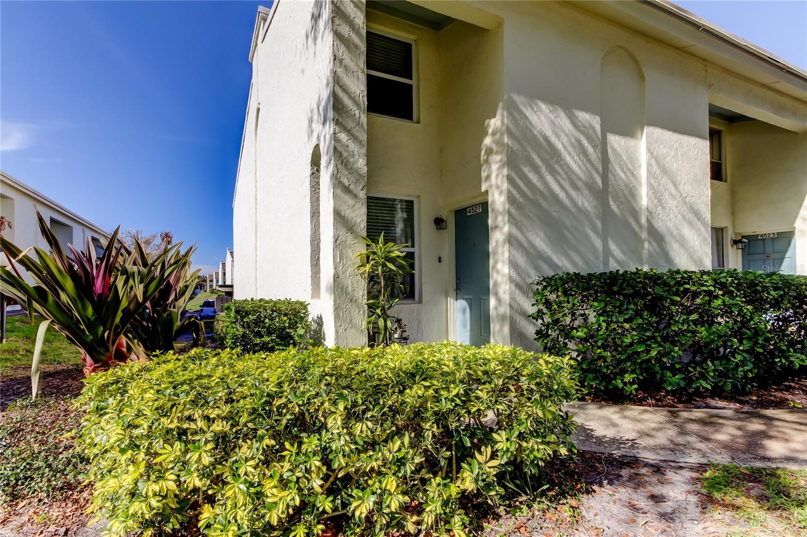4527 W LA VILLA LN