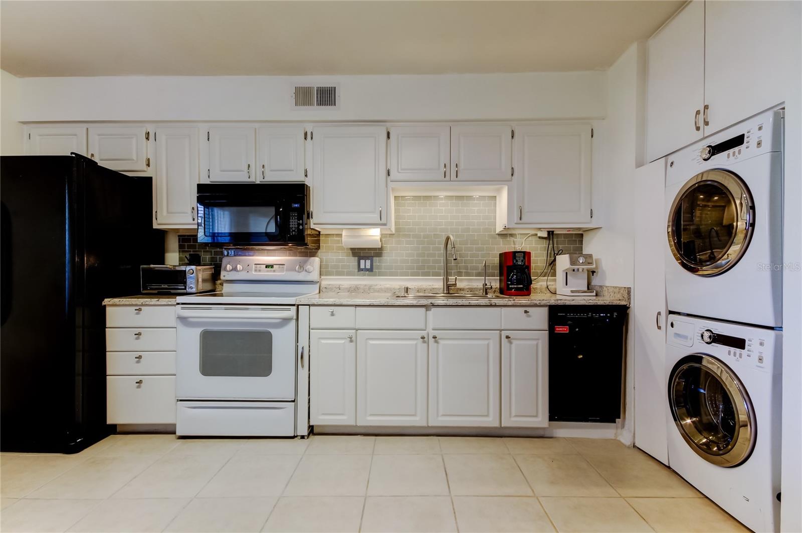 4527 W LA VILLA LN
