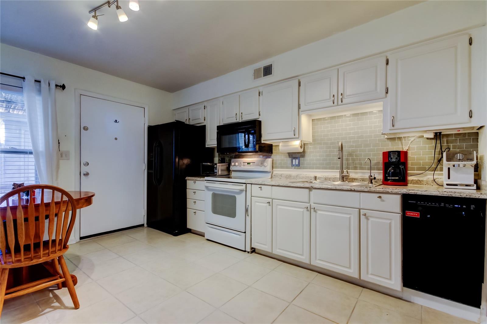 4527 W LA VILLA LN