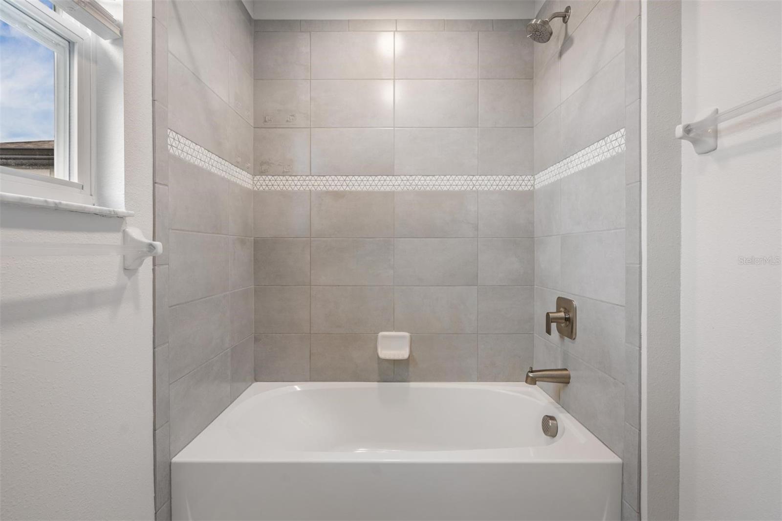 7316 NOTCHED PINE BND