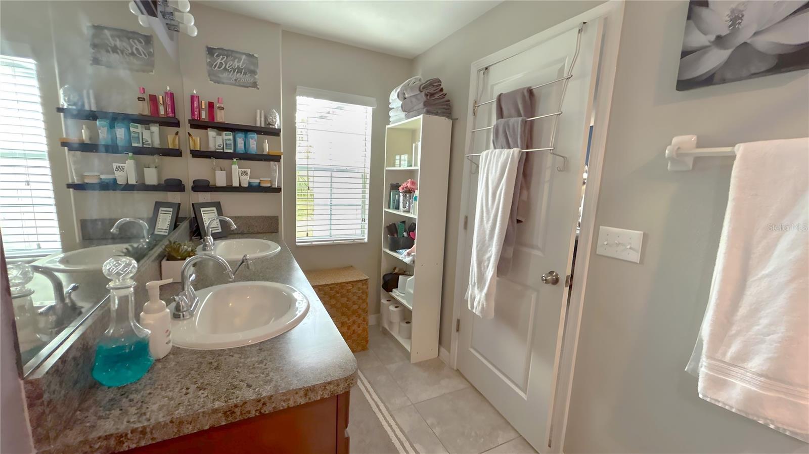 10518 LAKE MONTAUK DR
