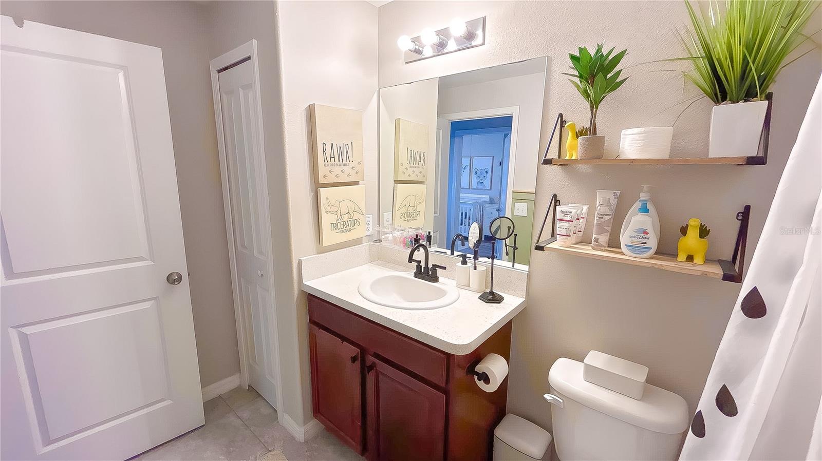 10518 LAKE MONTAUK DR