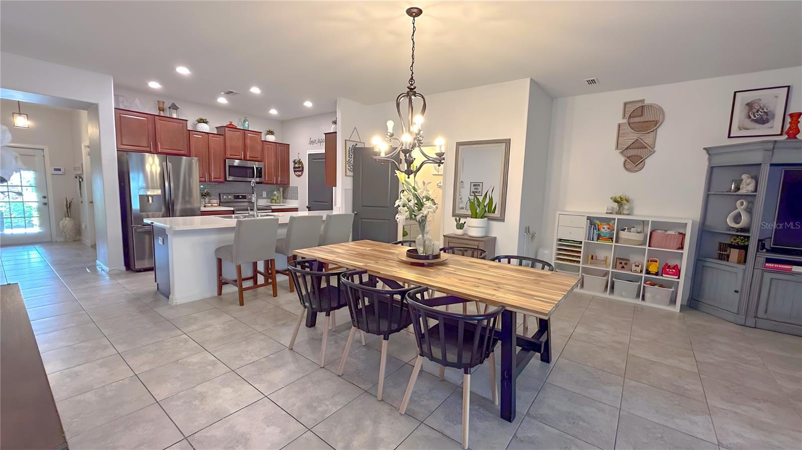 10518 LAKE MONTAUK DR