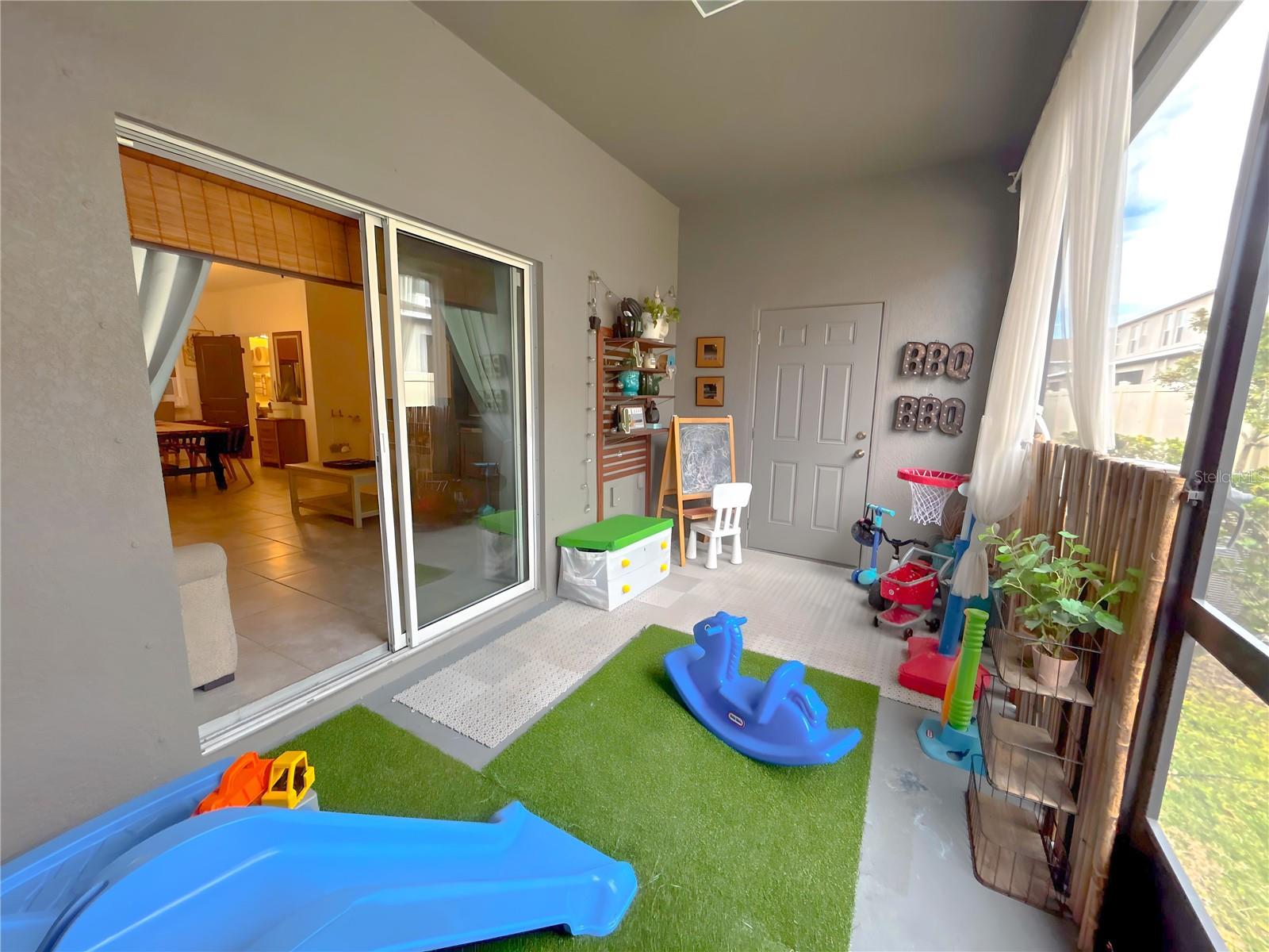 10518 LAKE MONTAUK DR