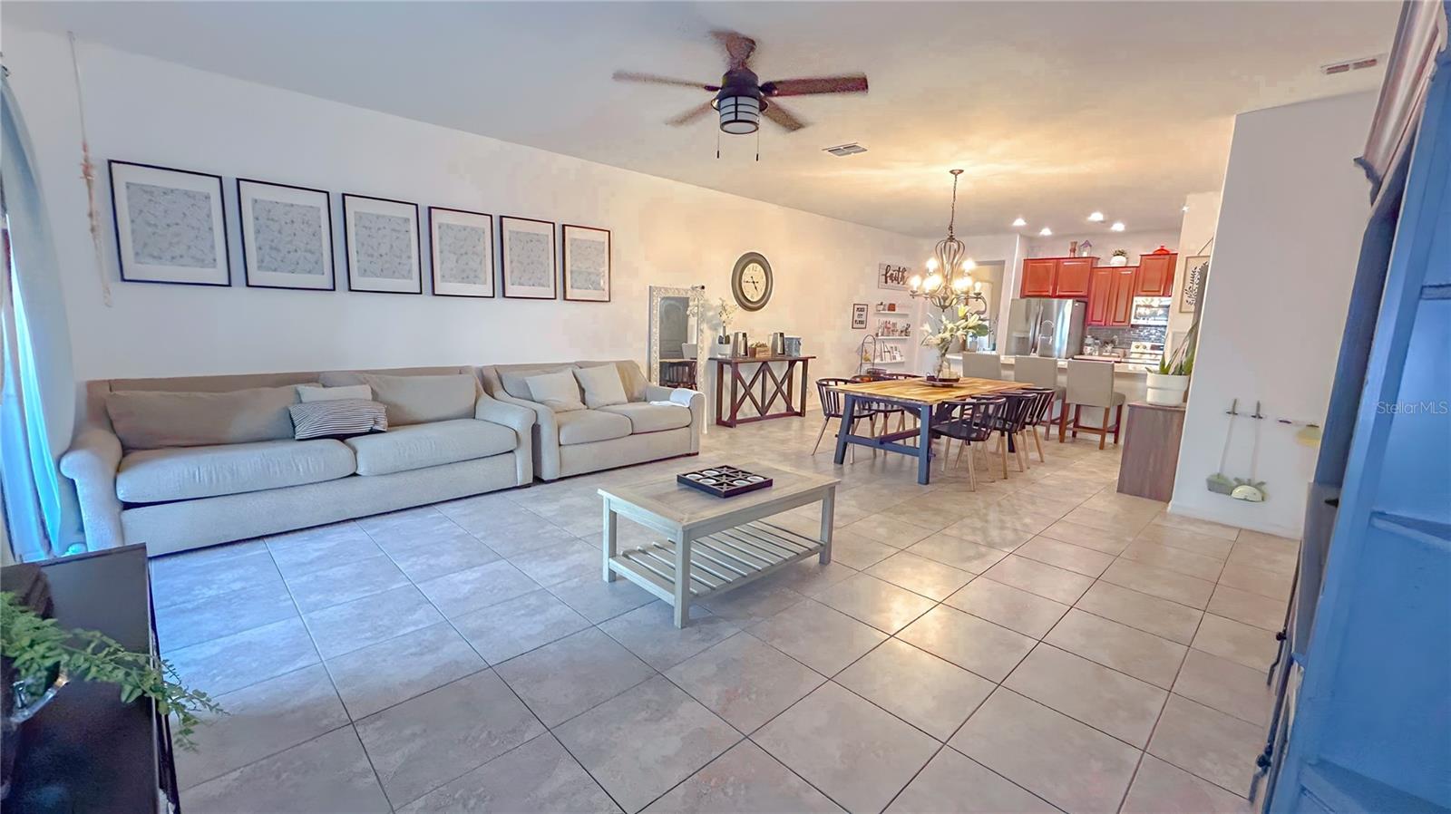 10518 LAKE MONTAUK DR