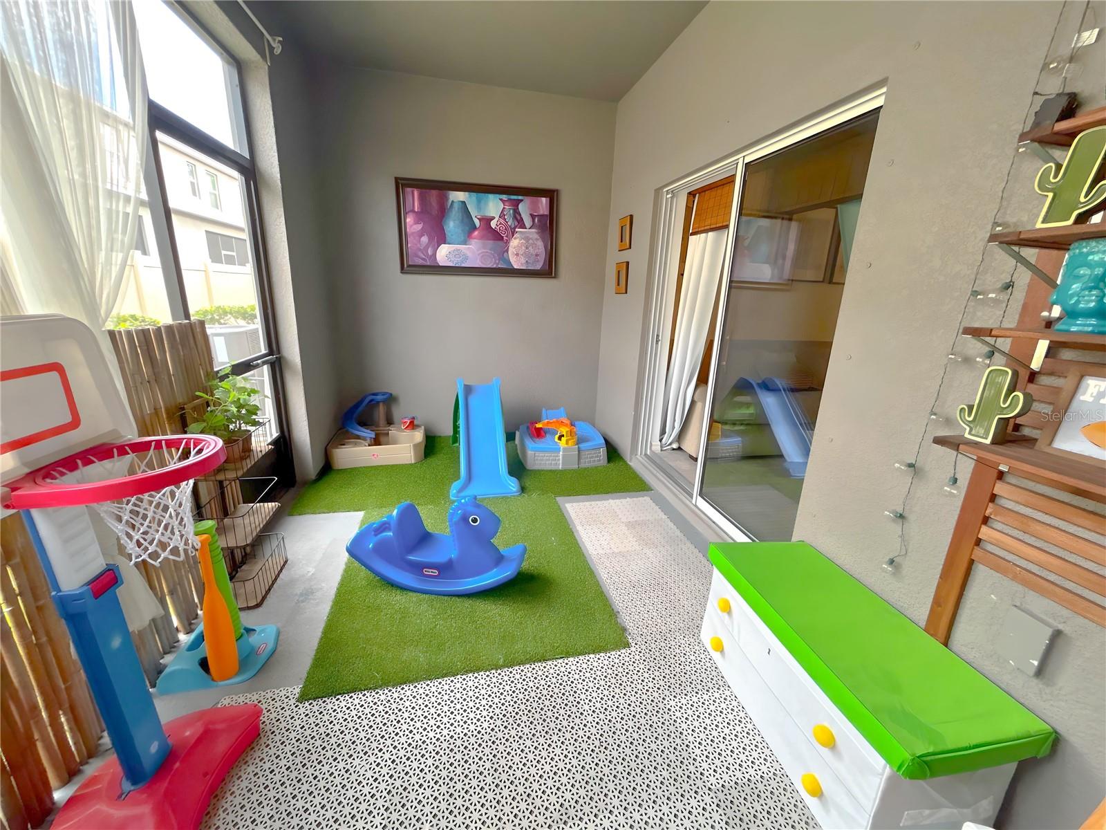 10518 LAKE MONTAUK DR