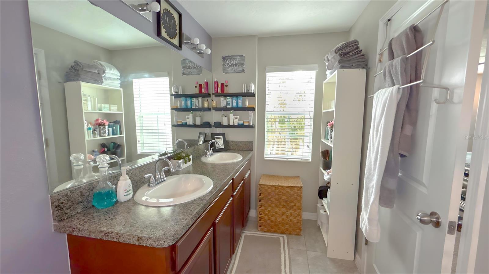 10518 LAKE MONTAUK DR