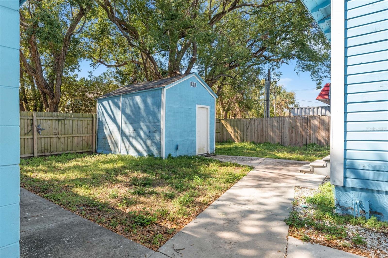 905 E 24TH AVE