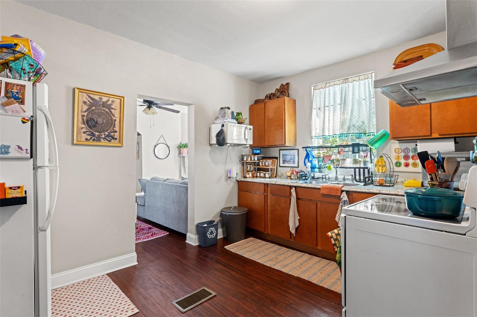 905 E 24TH AVE