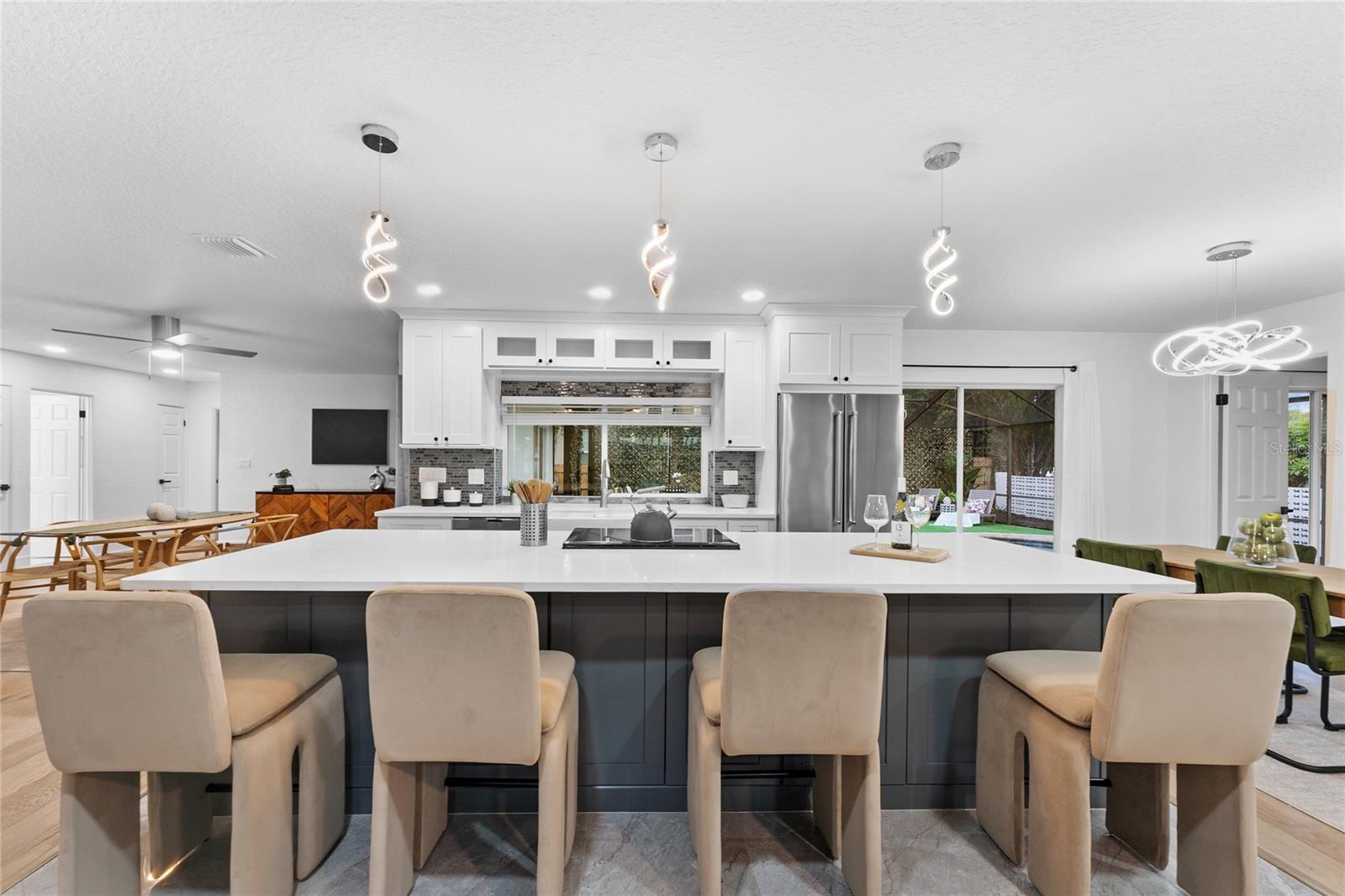 323 7TH AVE N