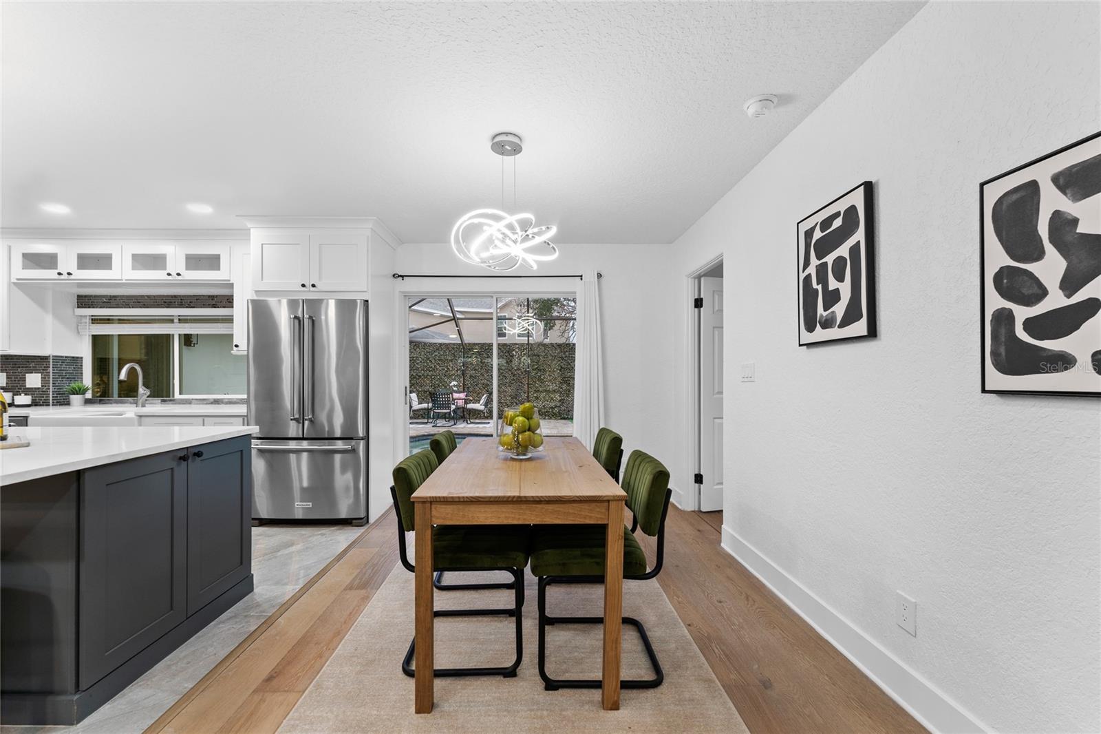 323 7TH AVE N
