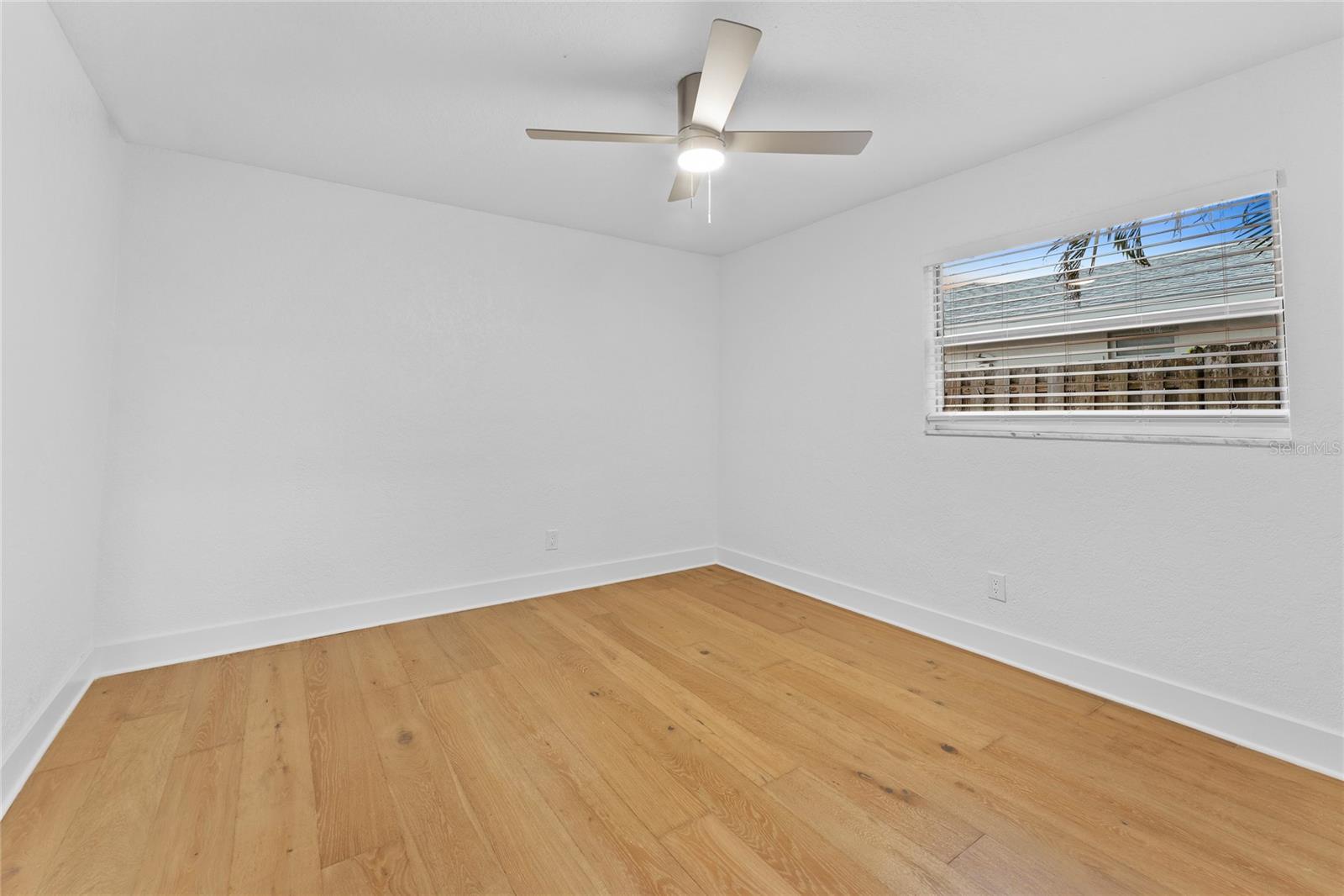323 7TH AVE N