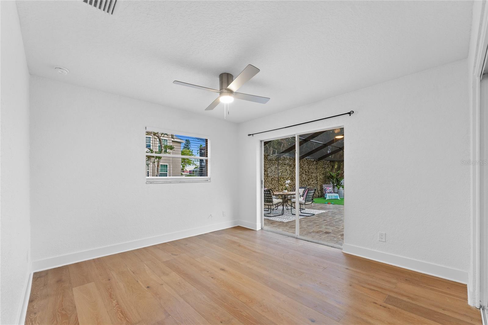 323 7TH AVE N