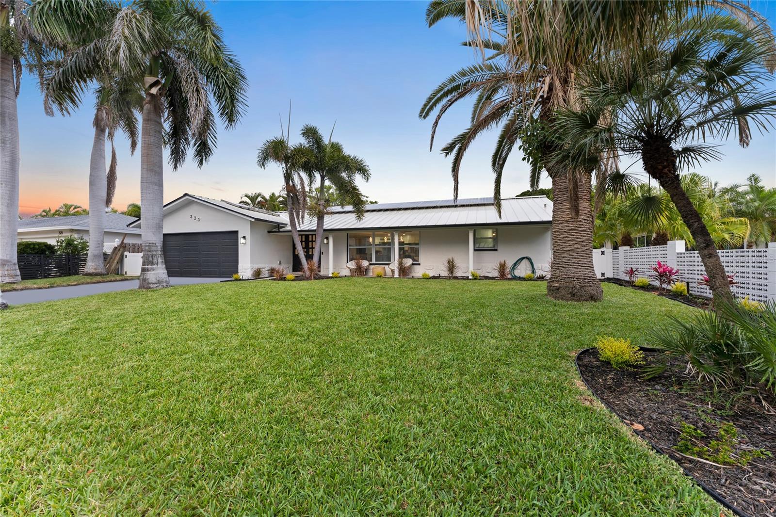 323 7TH AVE N
