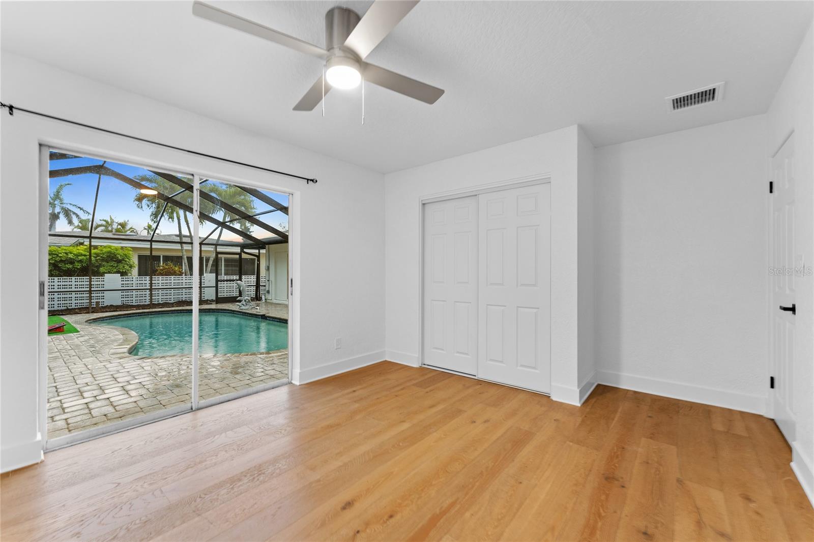 323 7TH AVE N