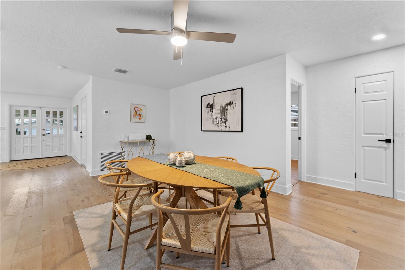 323 7TH AVE N