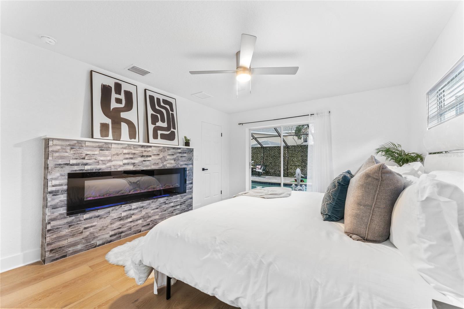 323 7TH AVE N