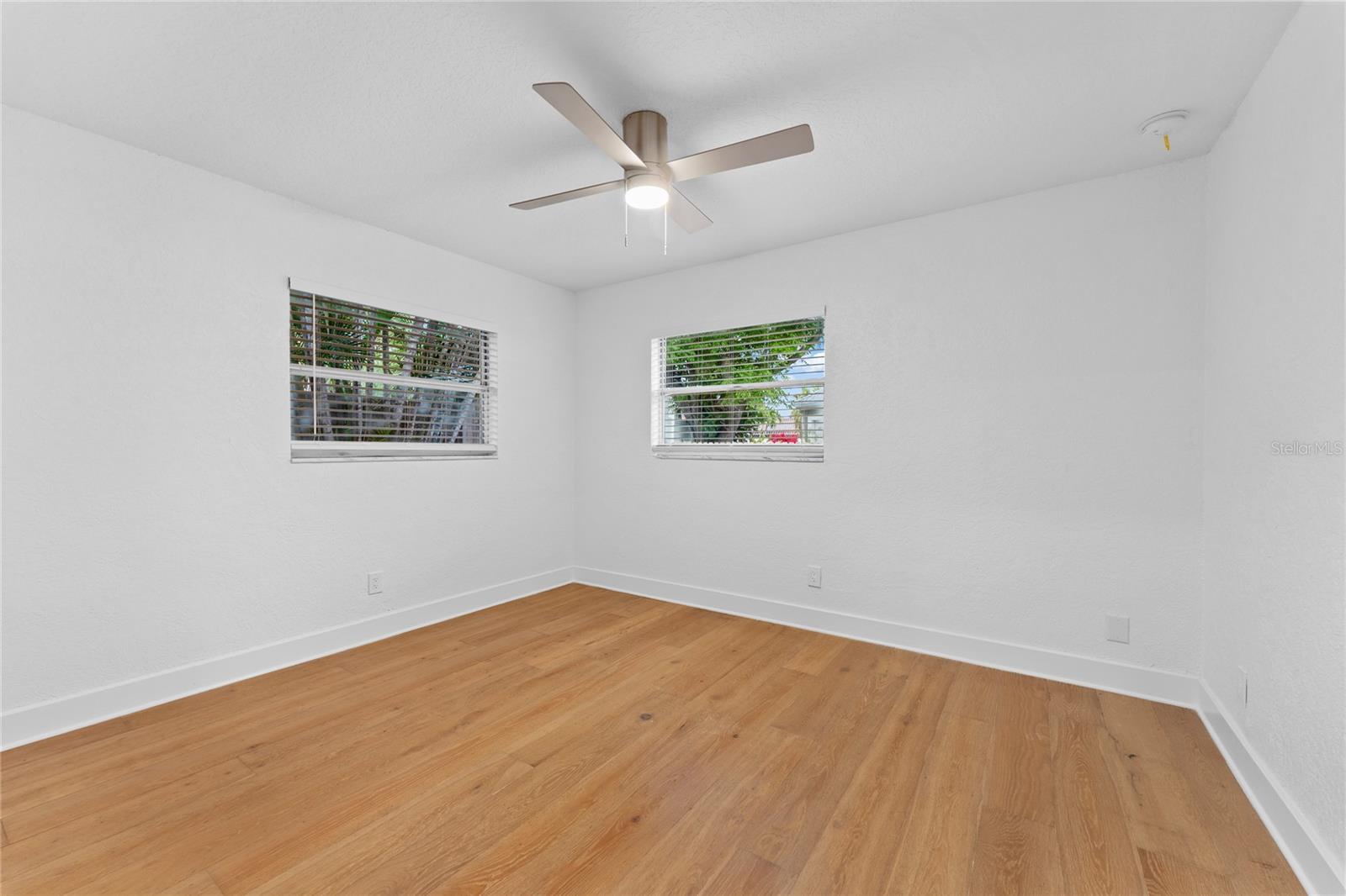 323 7TH AVE N