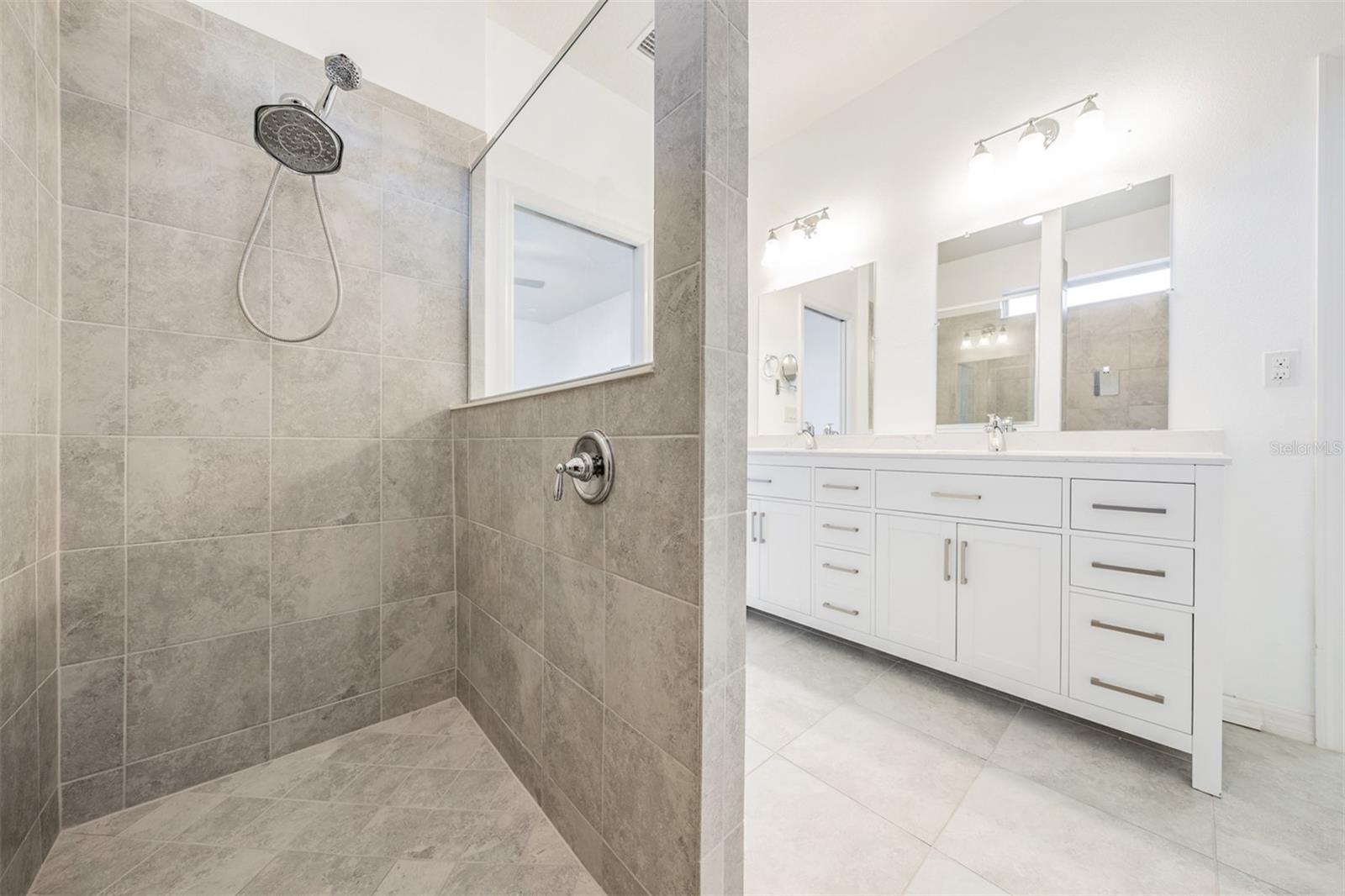 8190 OLIVE BROOK DR