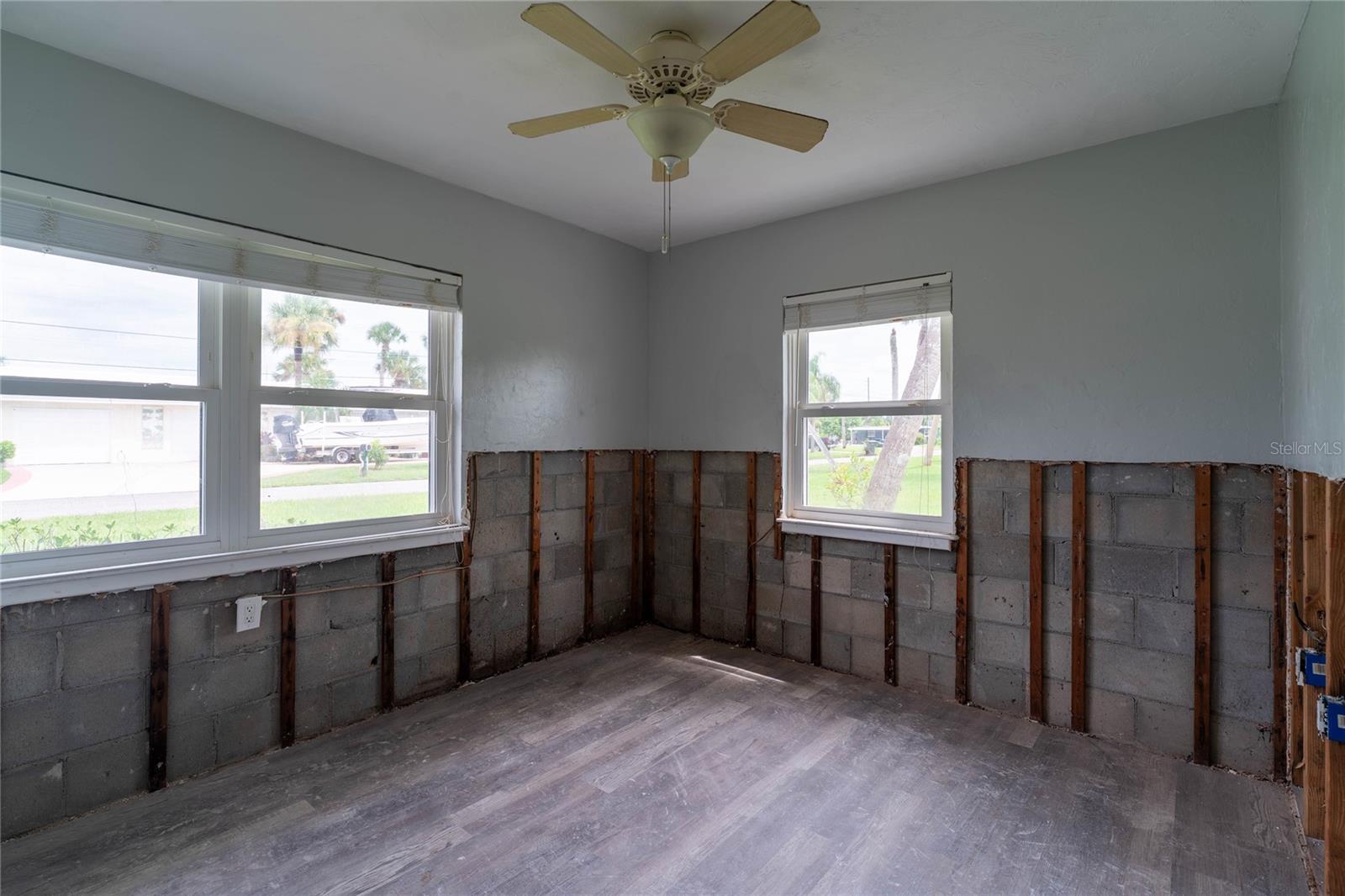 112 GAUSE DR