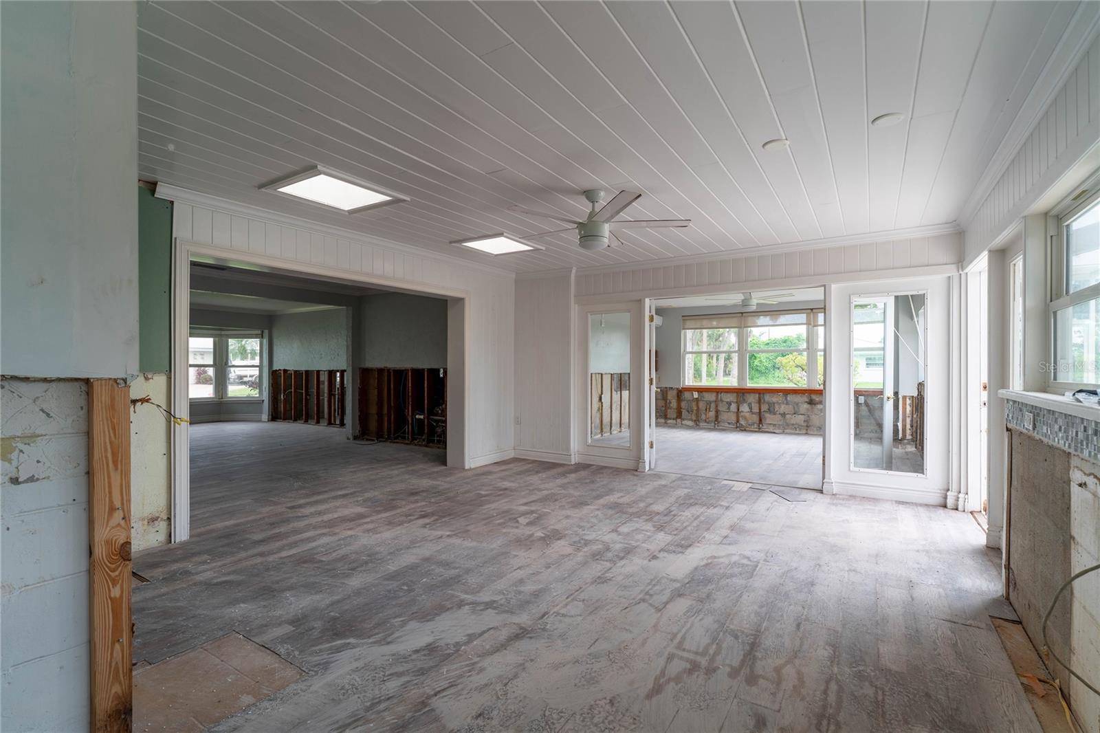 112 GAUSE DR