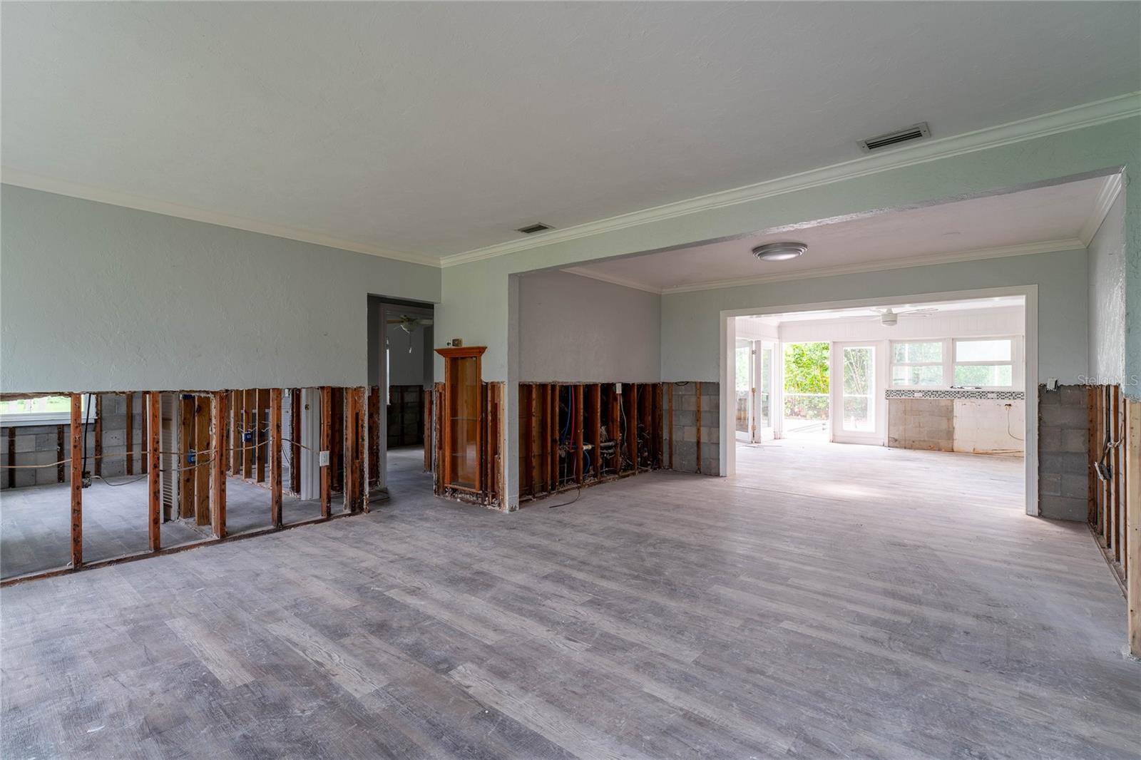 112 GAUSE DR