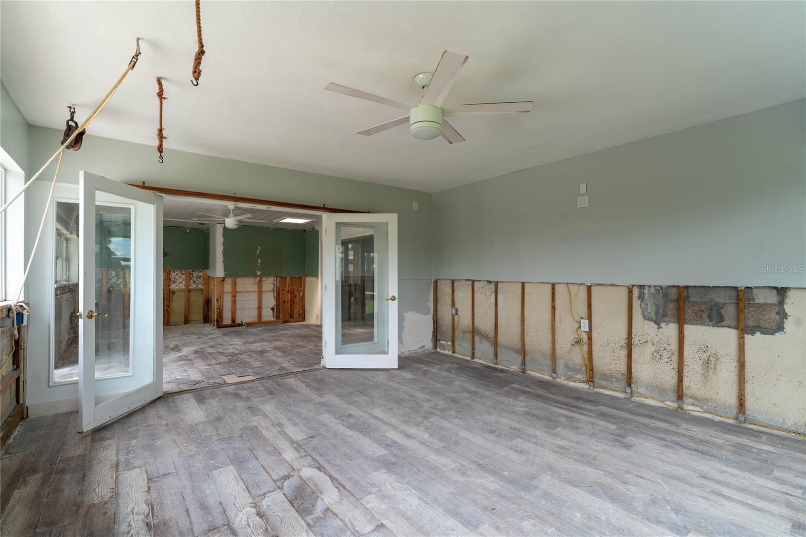 112 GAUSE DR