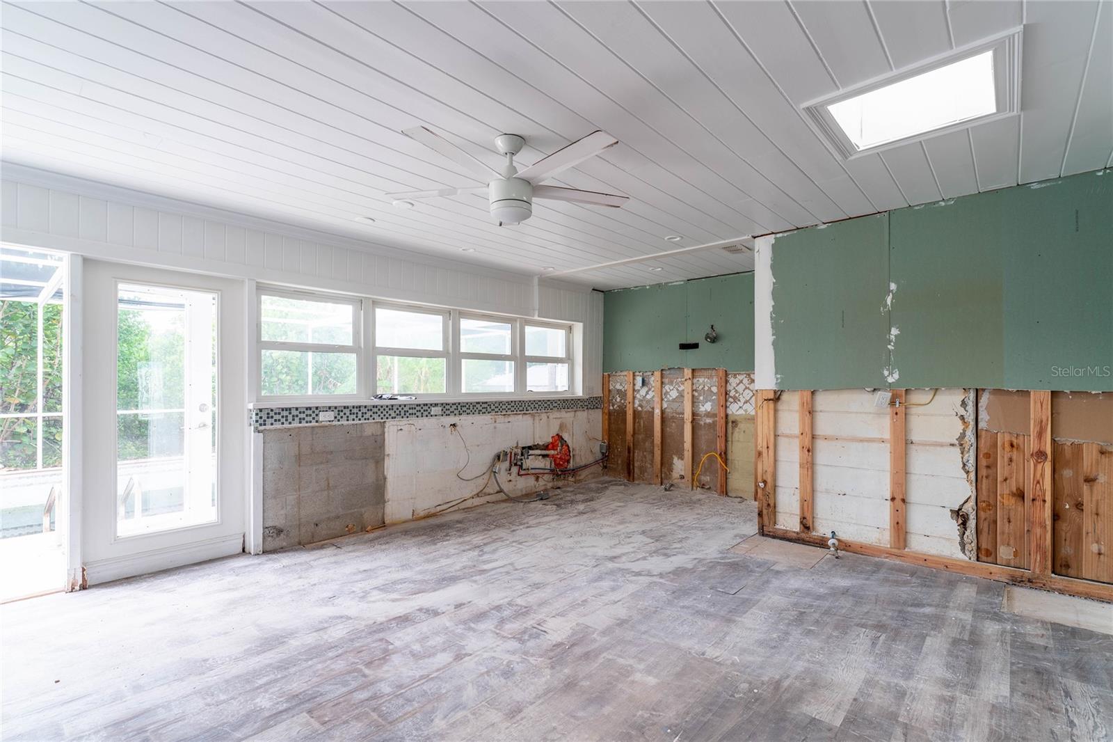 112 GAUSE DR