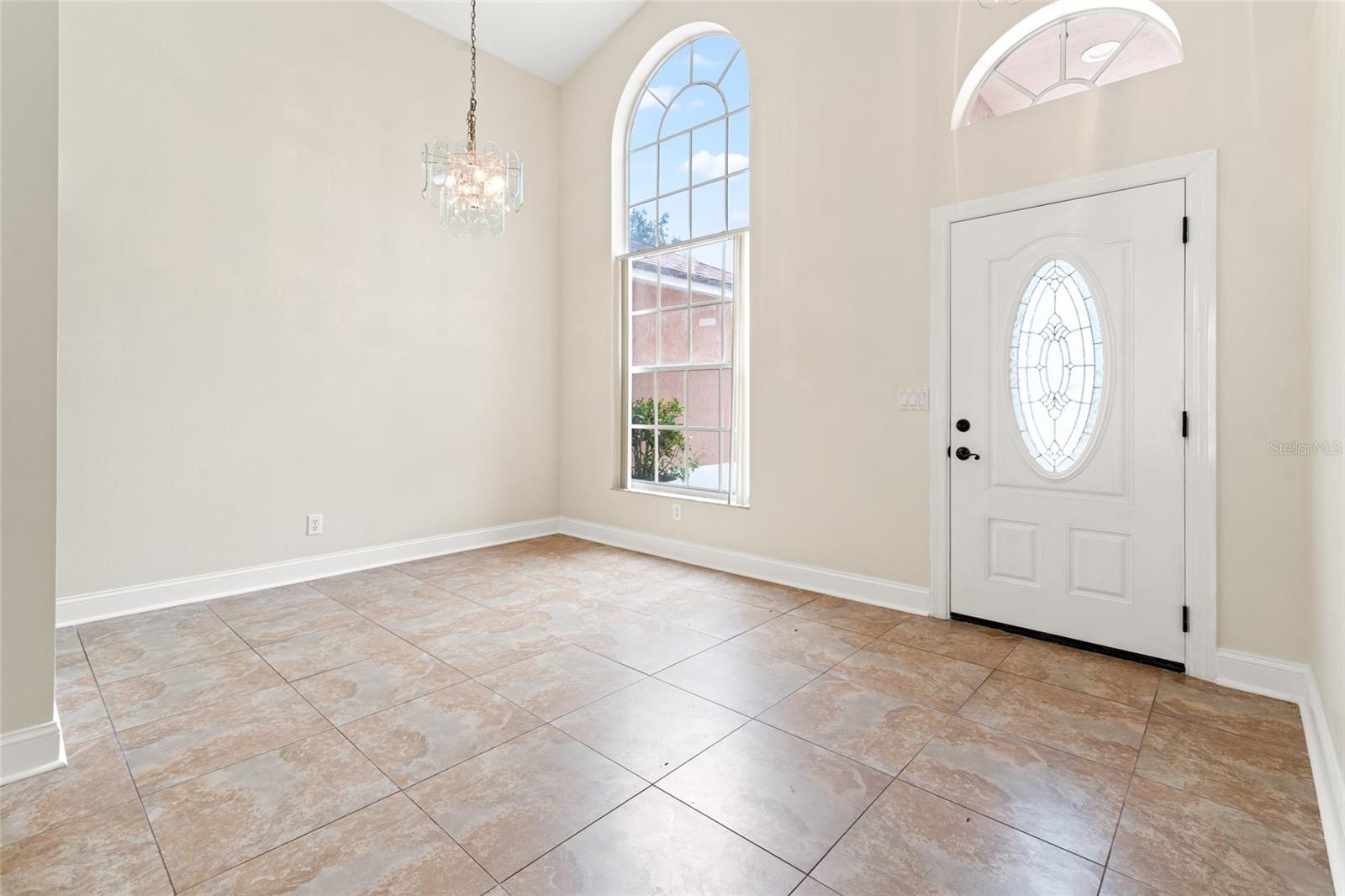 18005 PALM BREEZE DR