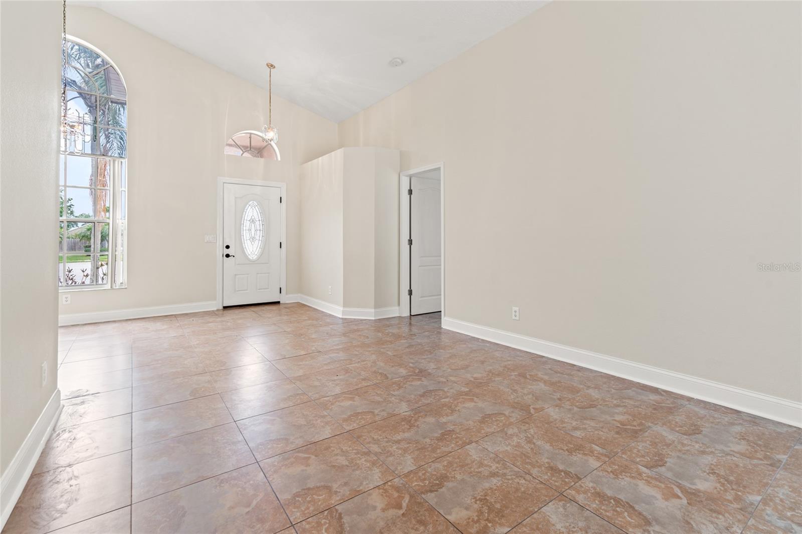 18005 PALM BREEZE DR