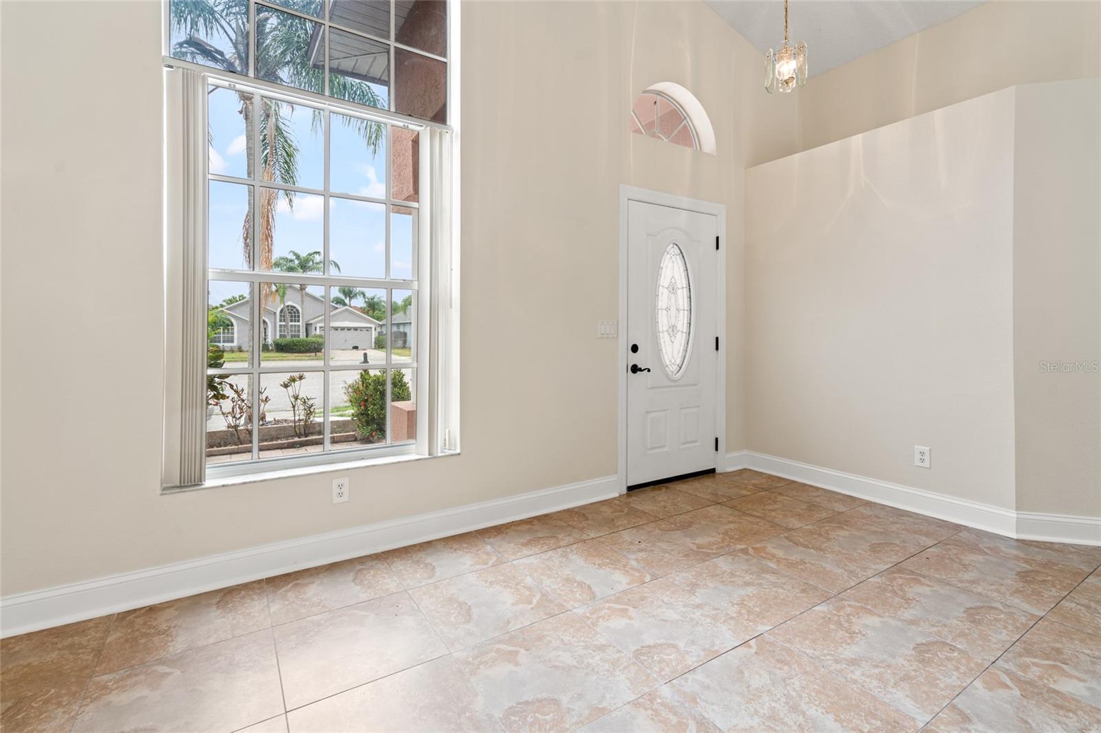 18005 PALM BREEZE DR