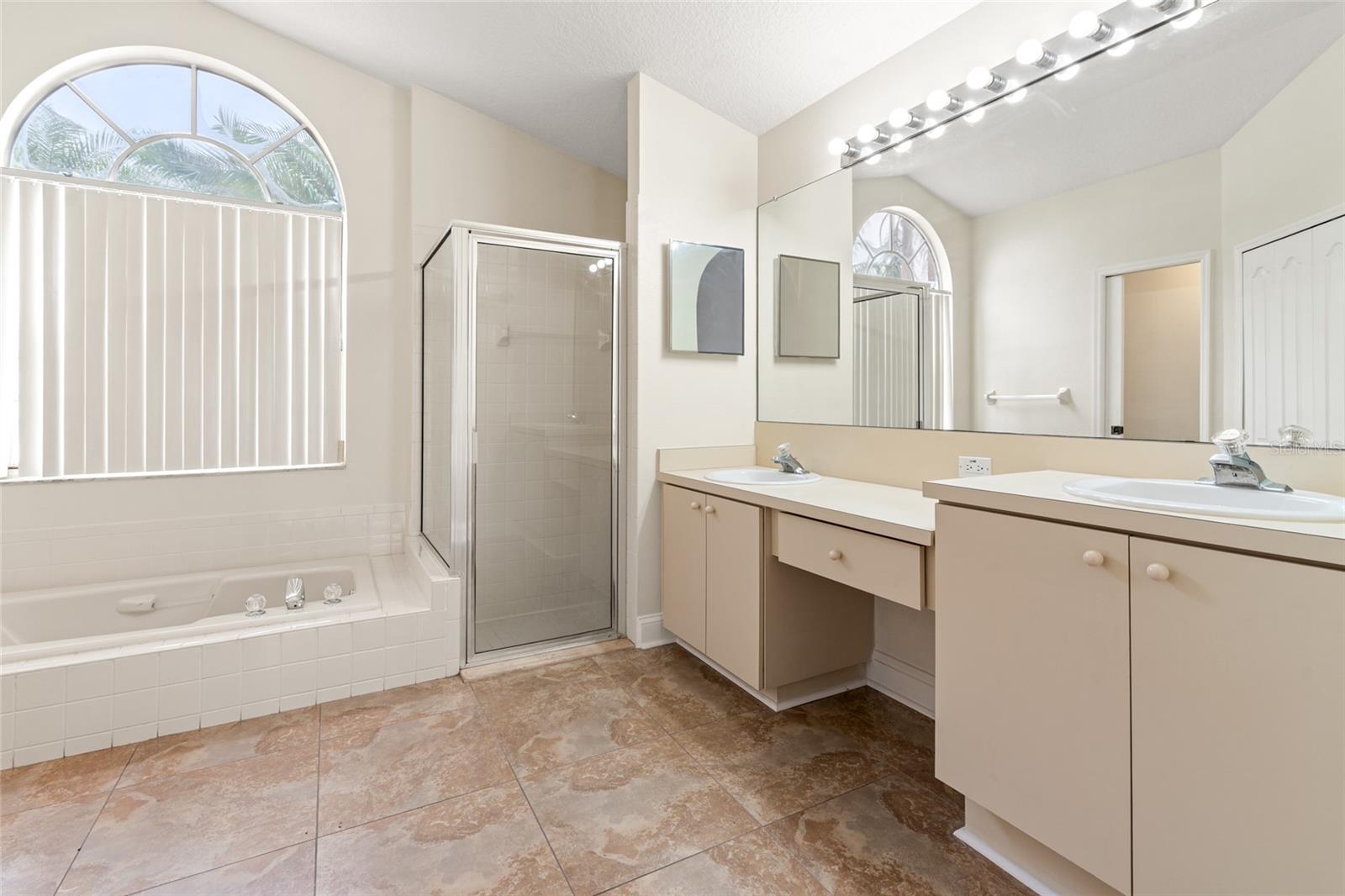 18005 PALM BREEZE DR