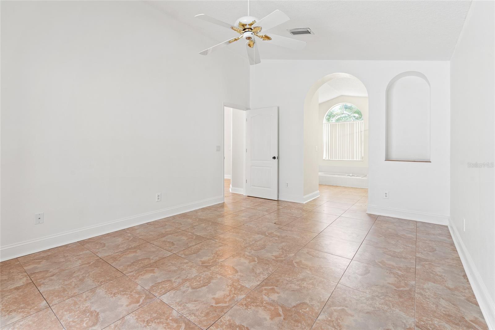 18005 PALM BREEZE DR