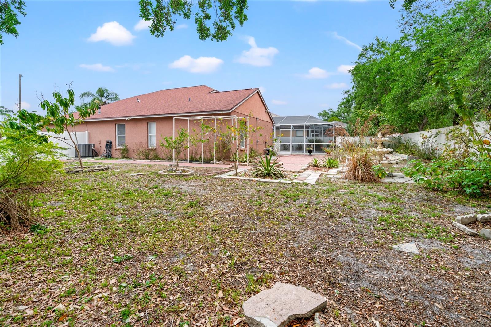 18005 PALM BREEZE DR