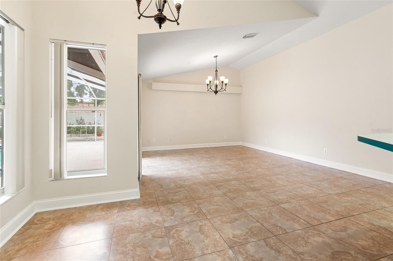 18005 PALM BREEZE DR