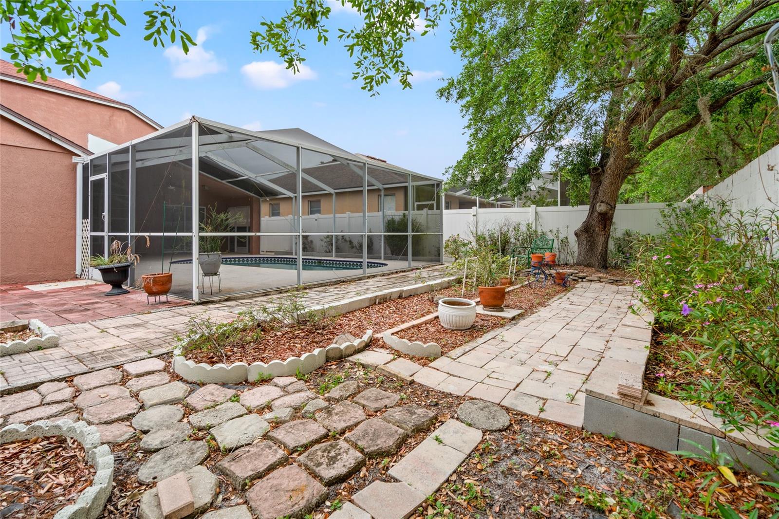 18005 PALM BREEZE DR