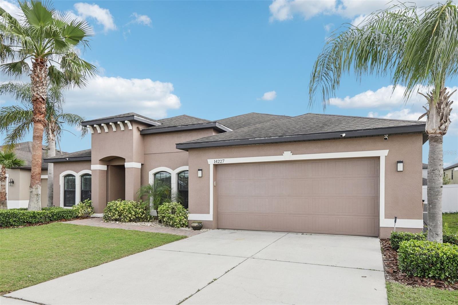 14227 ALISTAR MANOR DR