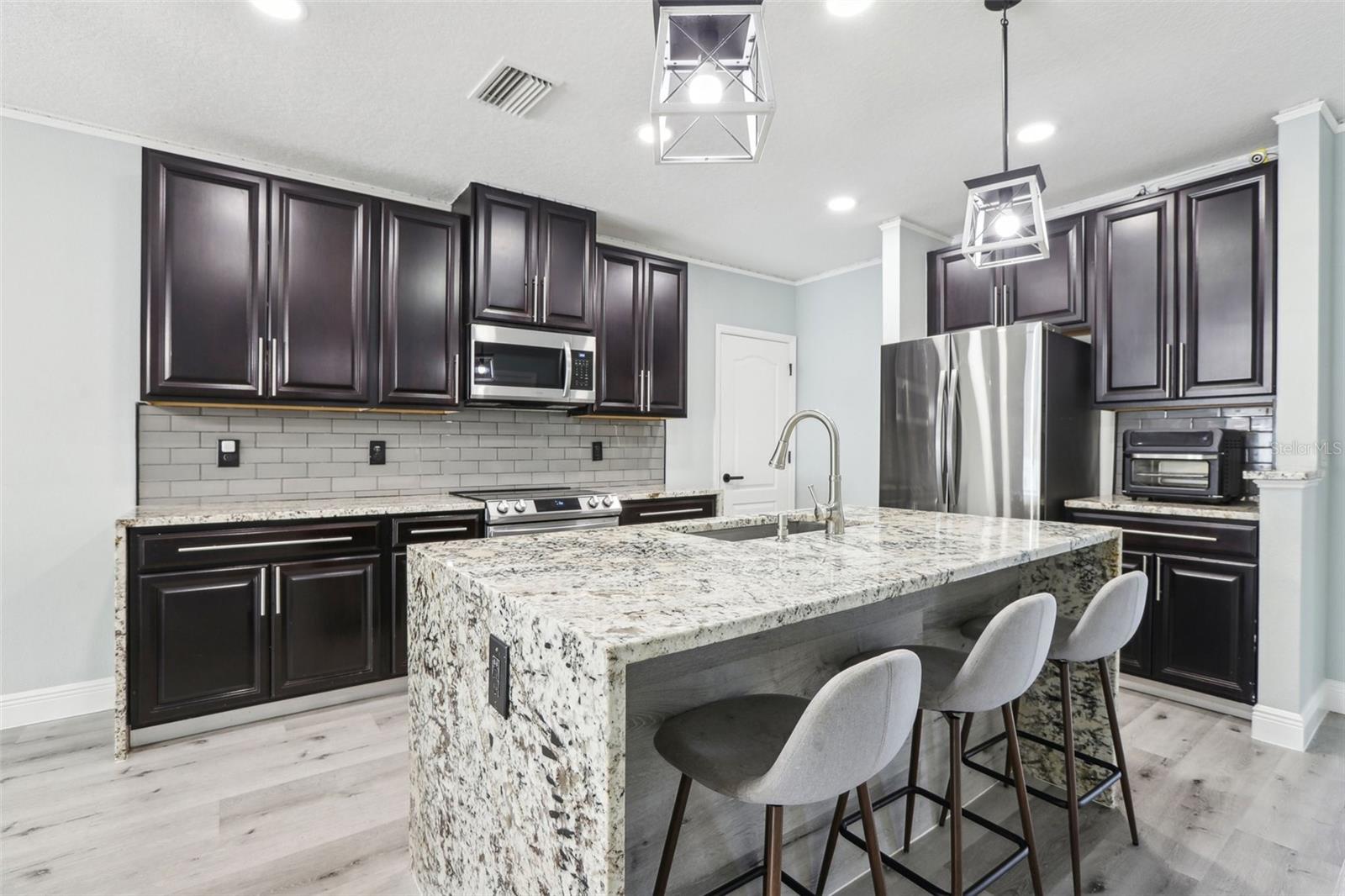 14227 ALISTAR MANOR DR