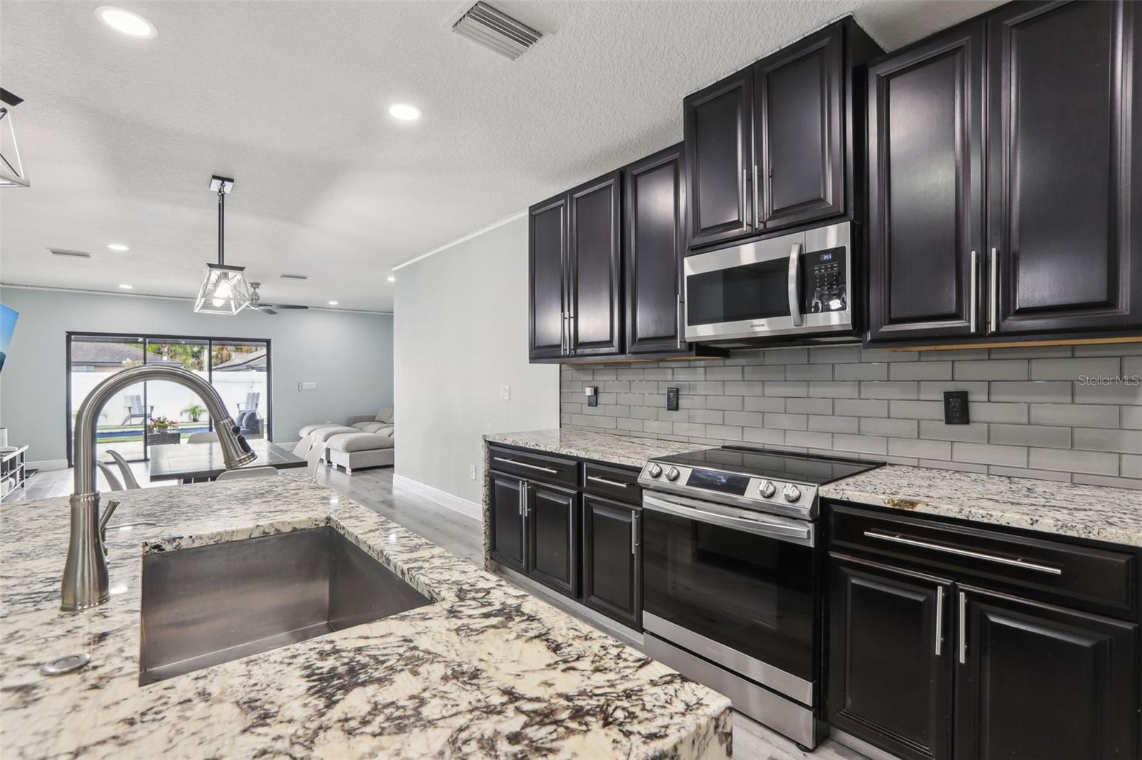 14227 ALISTAR MANOR DR