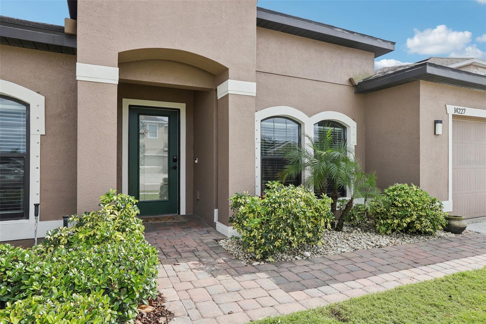 14227 ALISTAR MANOR DR