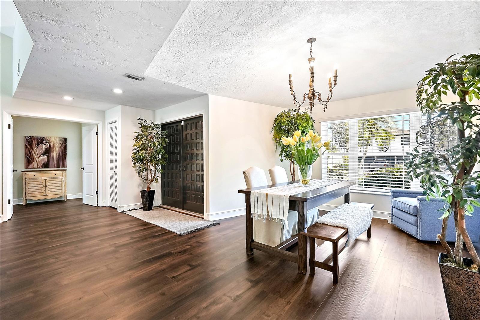 9072 BAYWOOD PARK DR