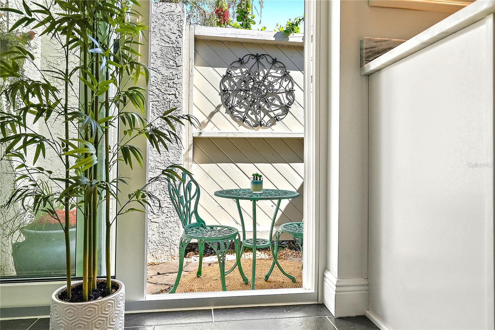 9072 BAYWOOD PARK DR