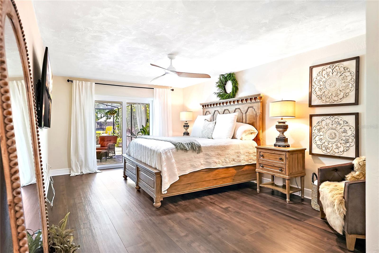 9072 BAYWOOD PARK DR